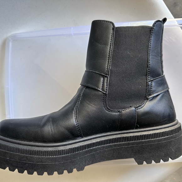 ASOS DESIGN Arena leather harness chelsea boot - Picture 4 of 6